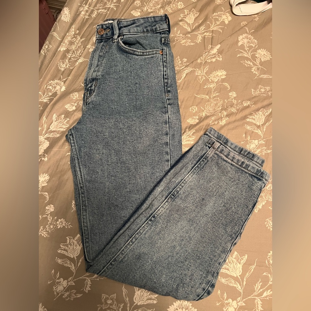 Stradivarius Iconic Mom Slim Blue Jeans